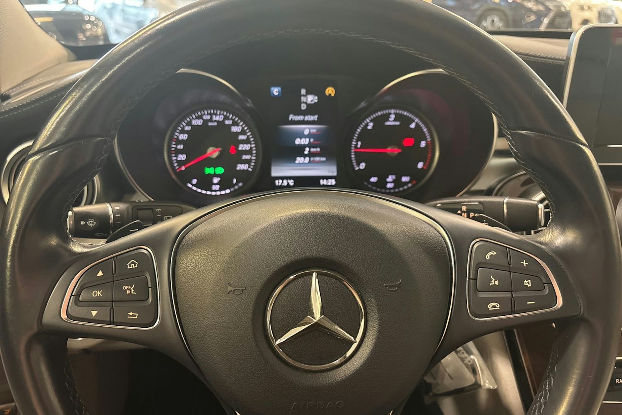 Harmaa Mercedes-Benz C 2015 kuva 15.