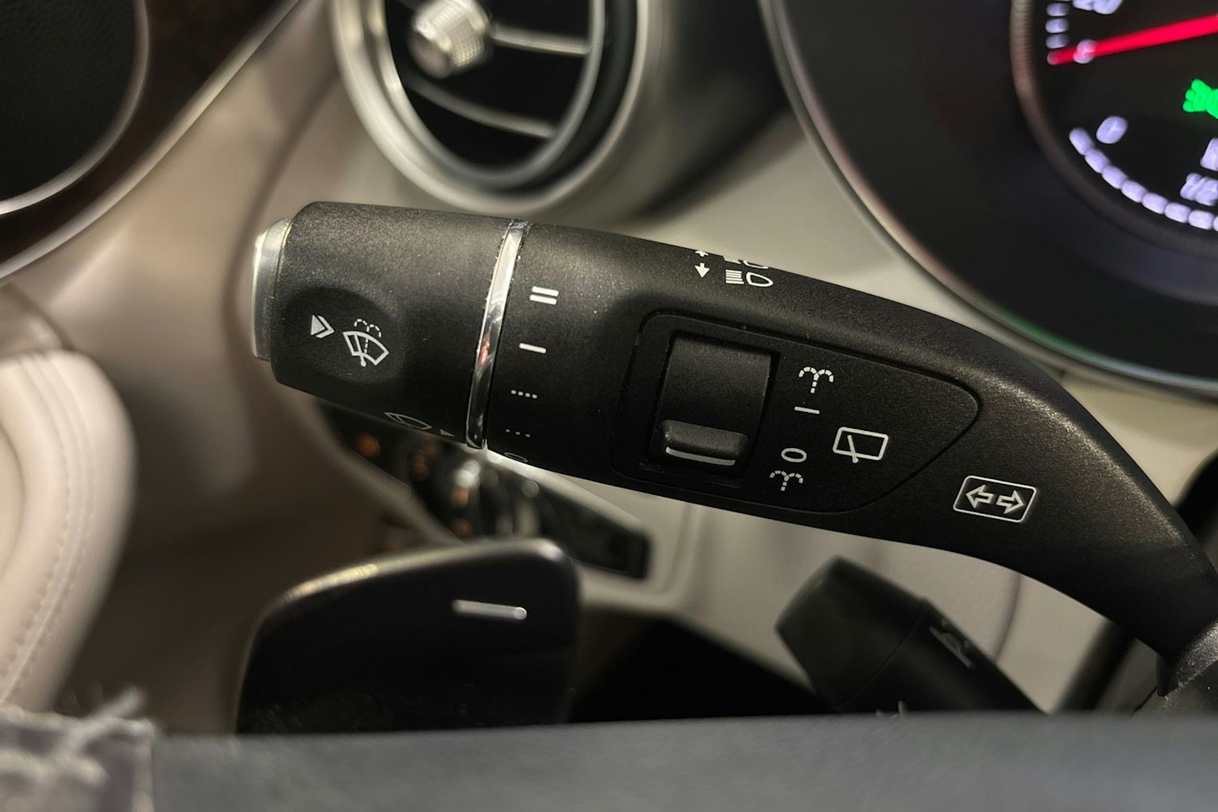 Harmaa Mercedes-Benz C 2015 kuva 17.