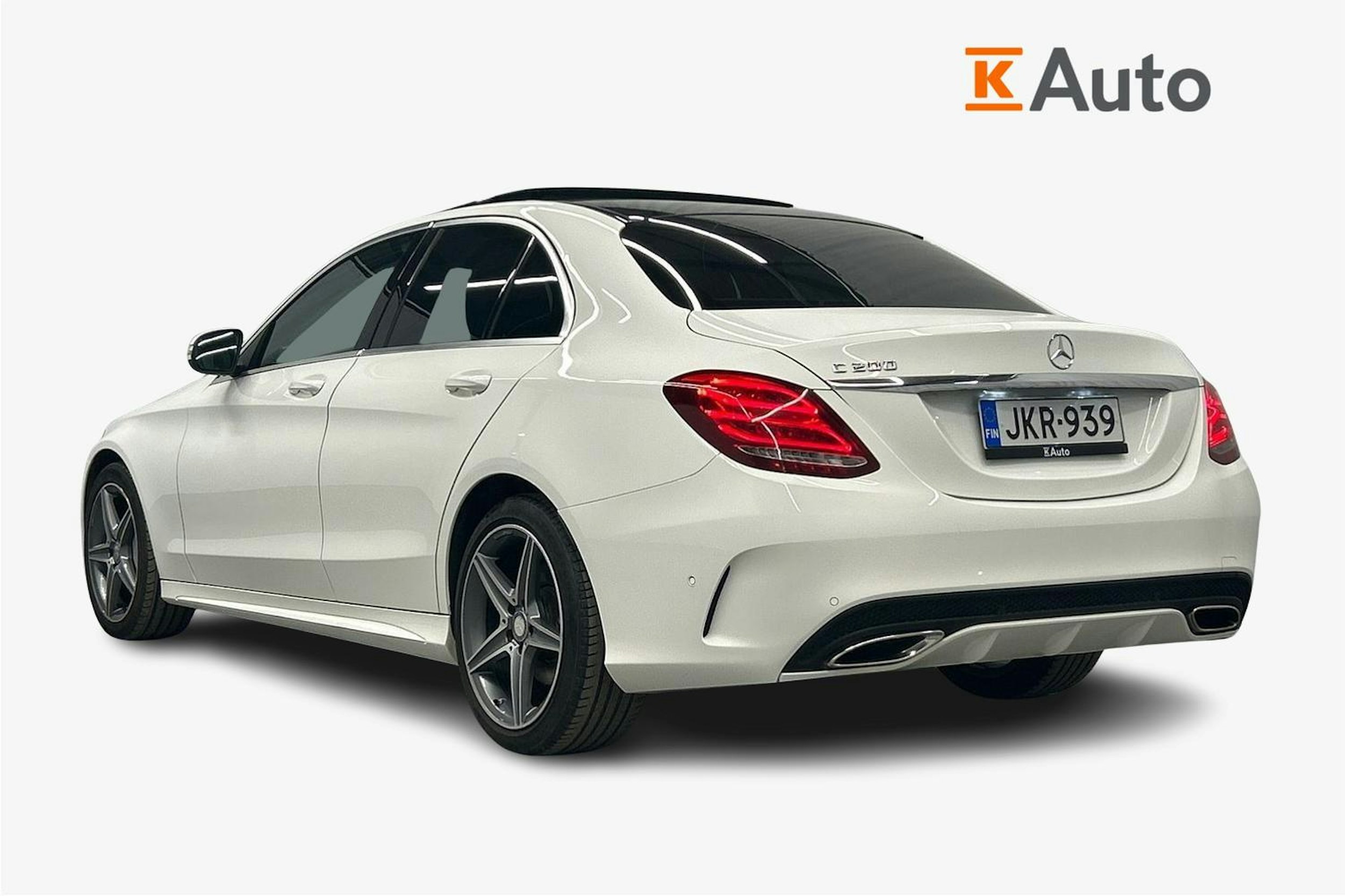 valkoinen Mercedes-Benz C 2015 kuva 2.