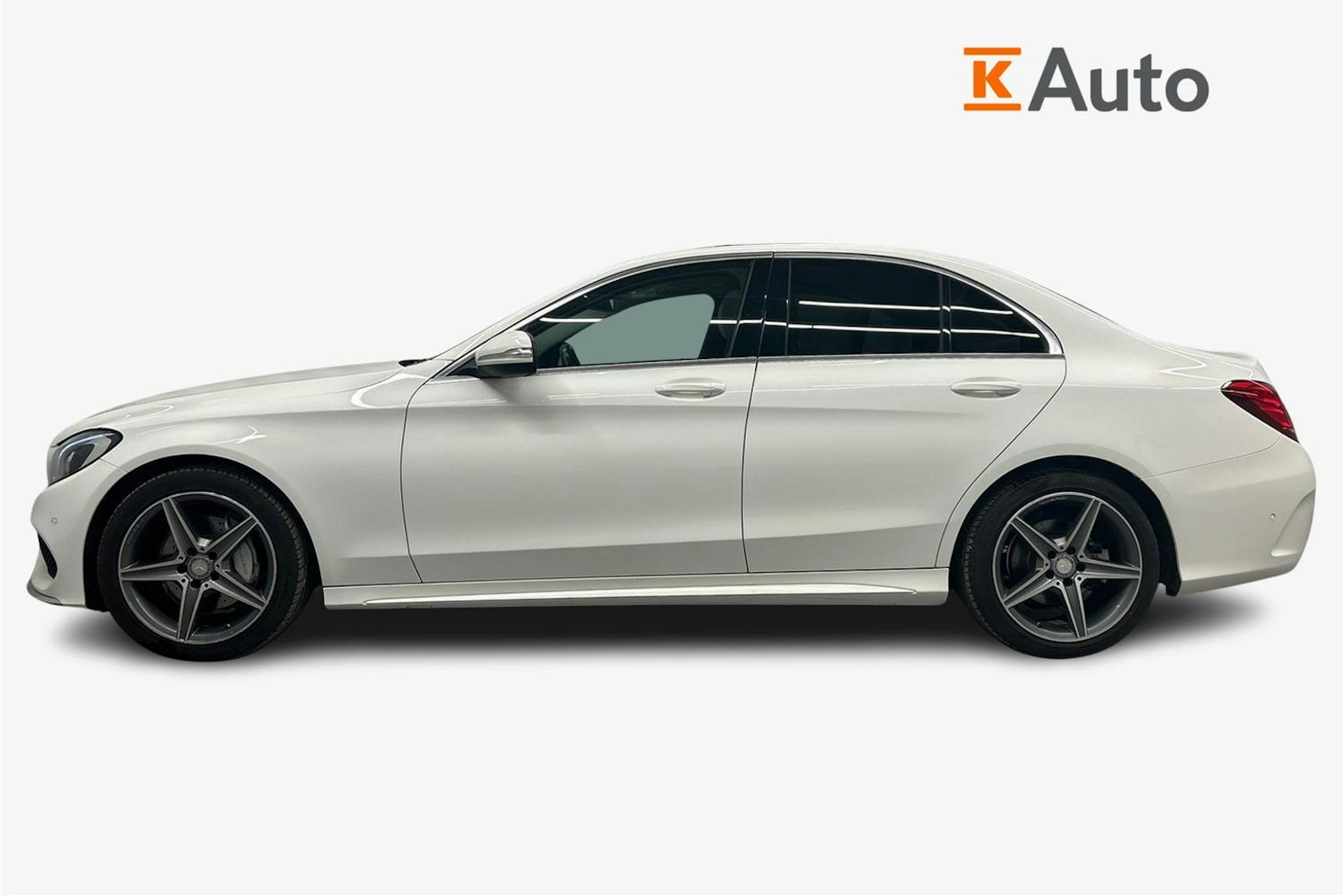 valkoinen Mercedes-Benz C 2015 kuva 6.