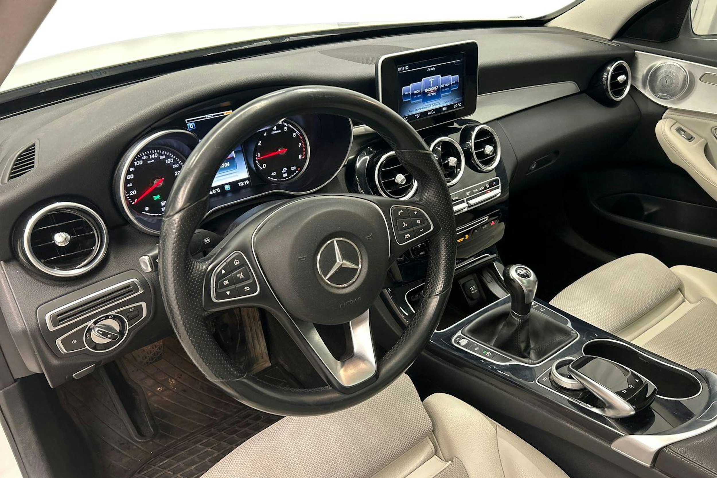 valkoinen Mercedes-Benz C 2015 kuva 7.