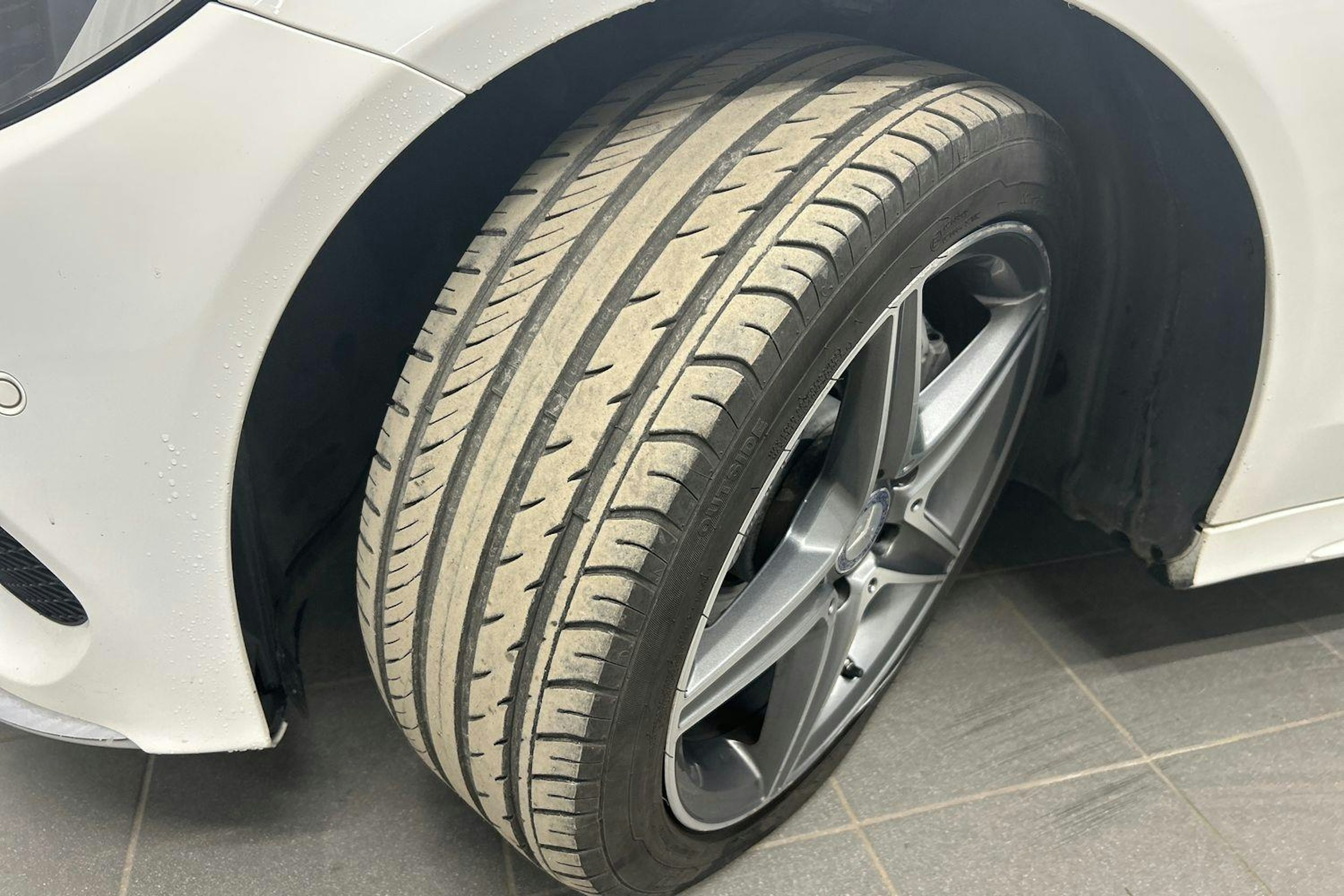 valkoinen Mercedes-Benz C 2015 kuva 13.