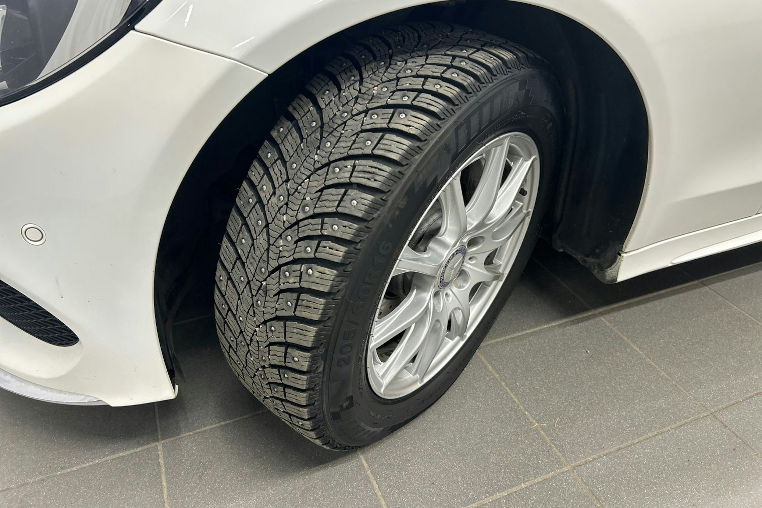 valkoinen Mercedes-Benz C 2015 kuva 14.