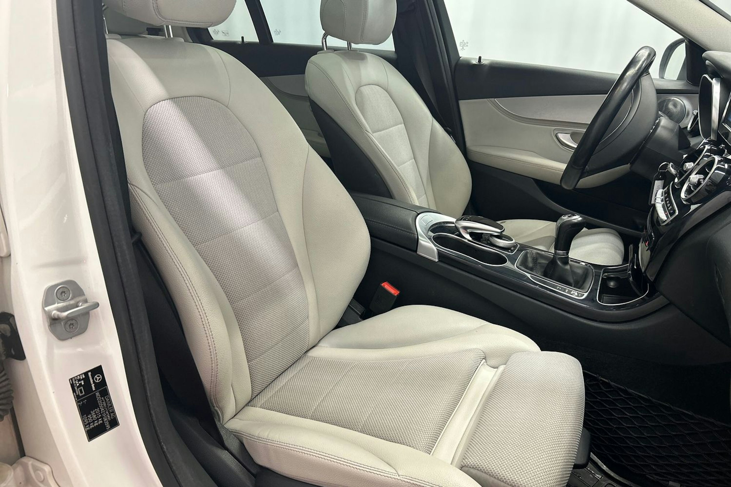 valkoinen Mercedes-Benz C 2015 kuva 15.