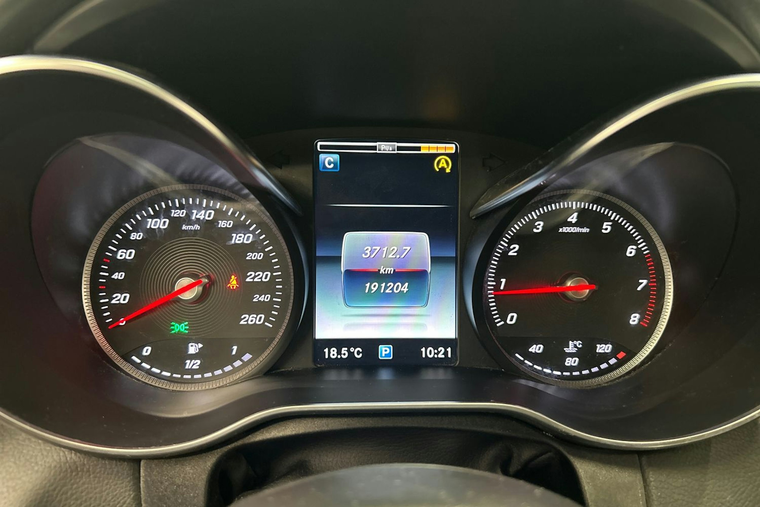 valkoinen Mercedes-Benz C 2015 kuva 18.