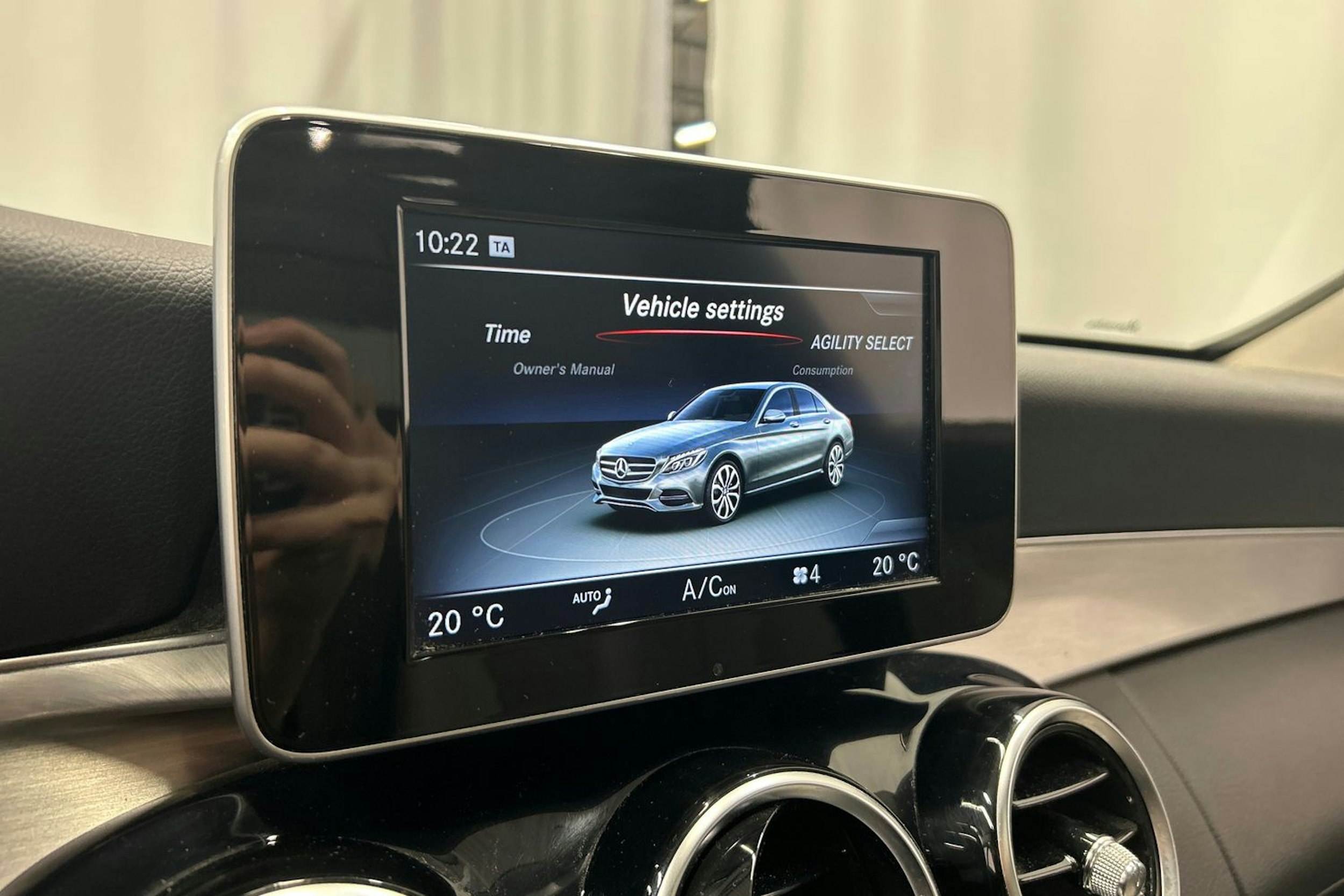 valkoinen Mercedes-Benz C 2015 kuva 22.