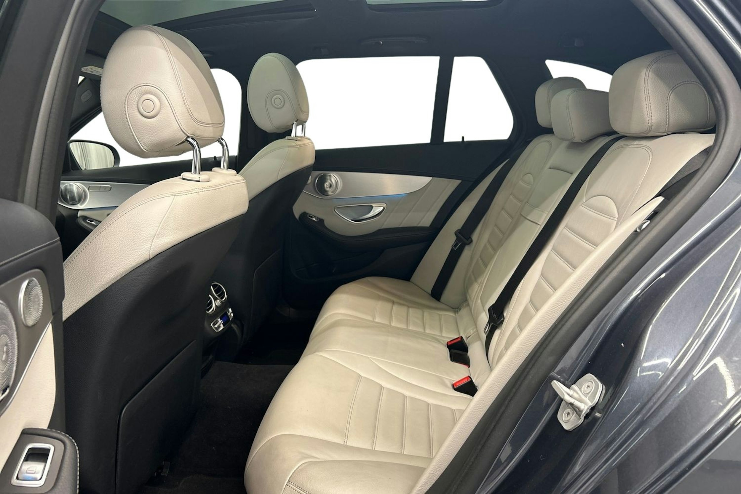 harmaa Mercedes-Benz C 2015 kuva 10.