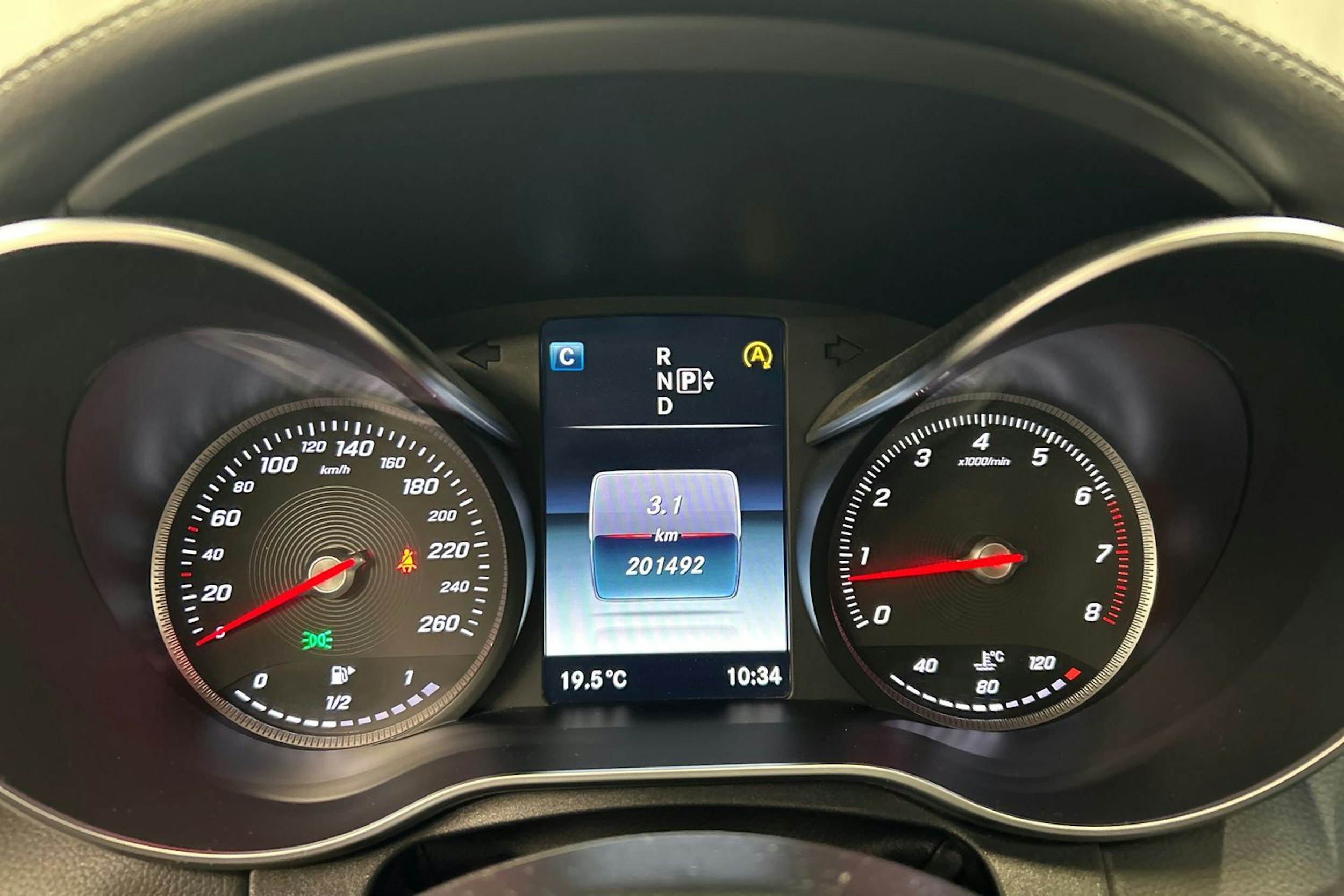 harmaa Mercedes-Benz C 2015 kuva 18.