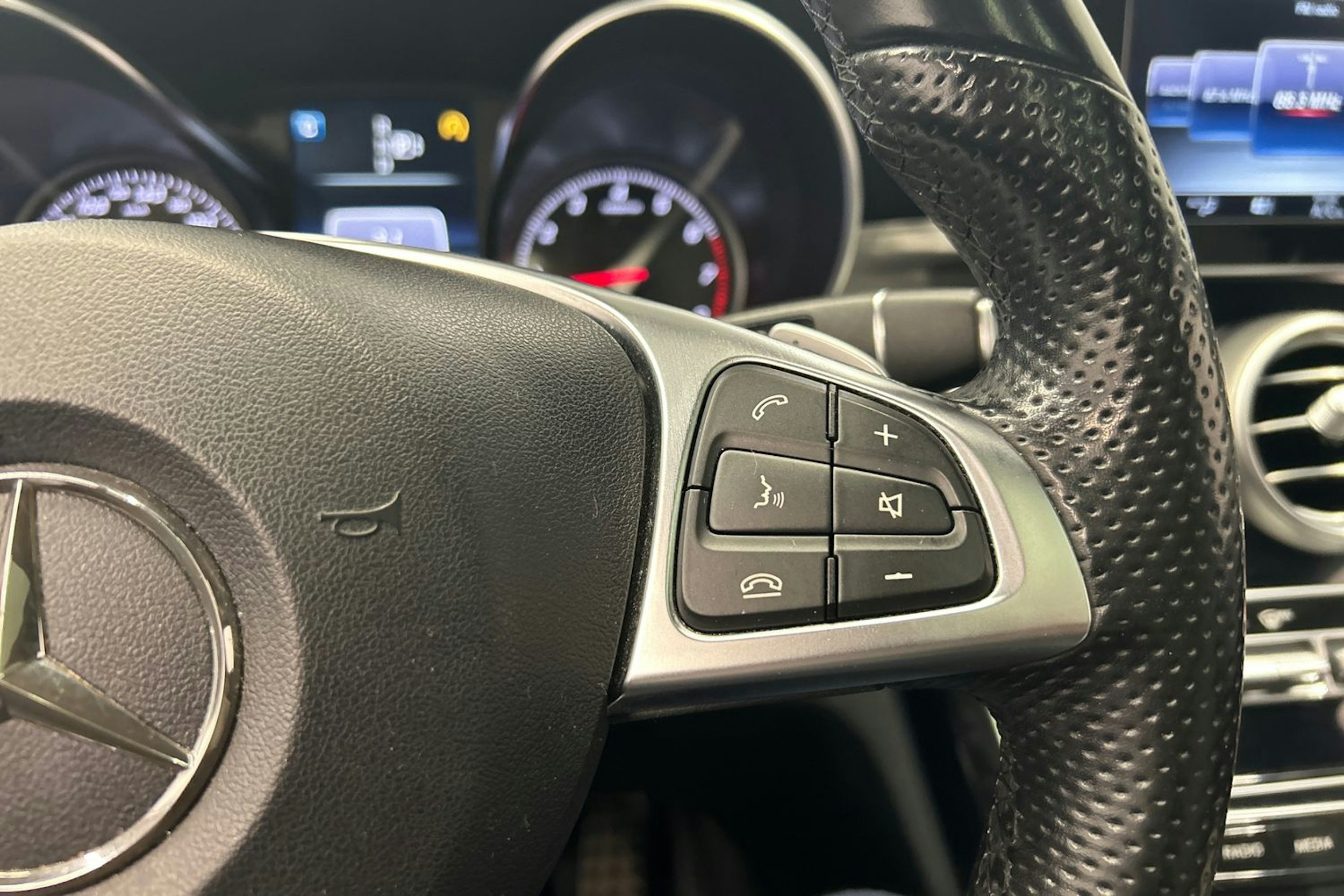 harmaa Mercedes-Benz C 2015 kuva 20.
