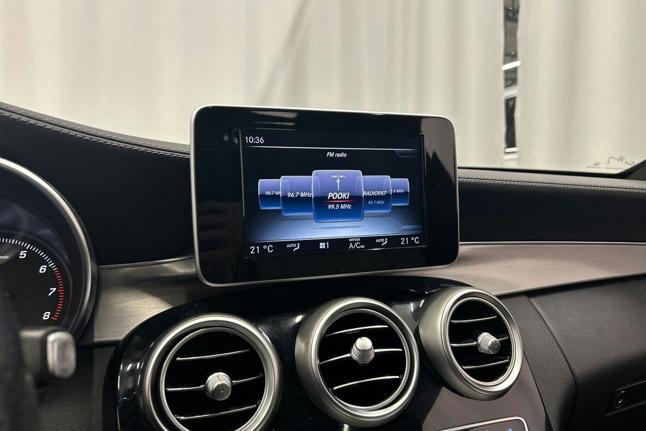 harmaa Mercedes-Benz C 2015 kuva 23.