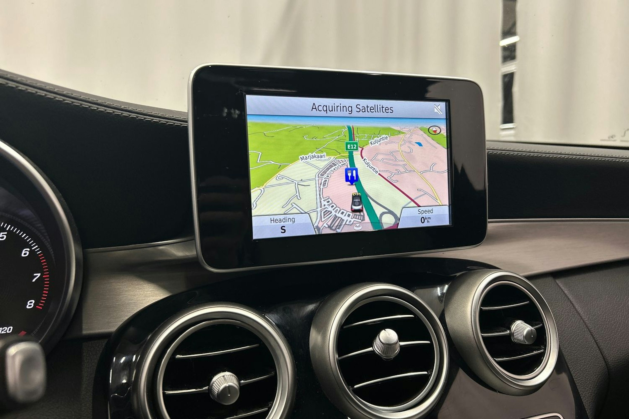 harmaa Mercedes-Benz C 2015 kuva 24.