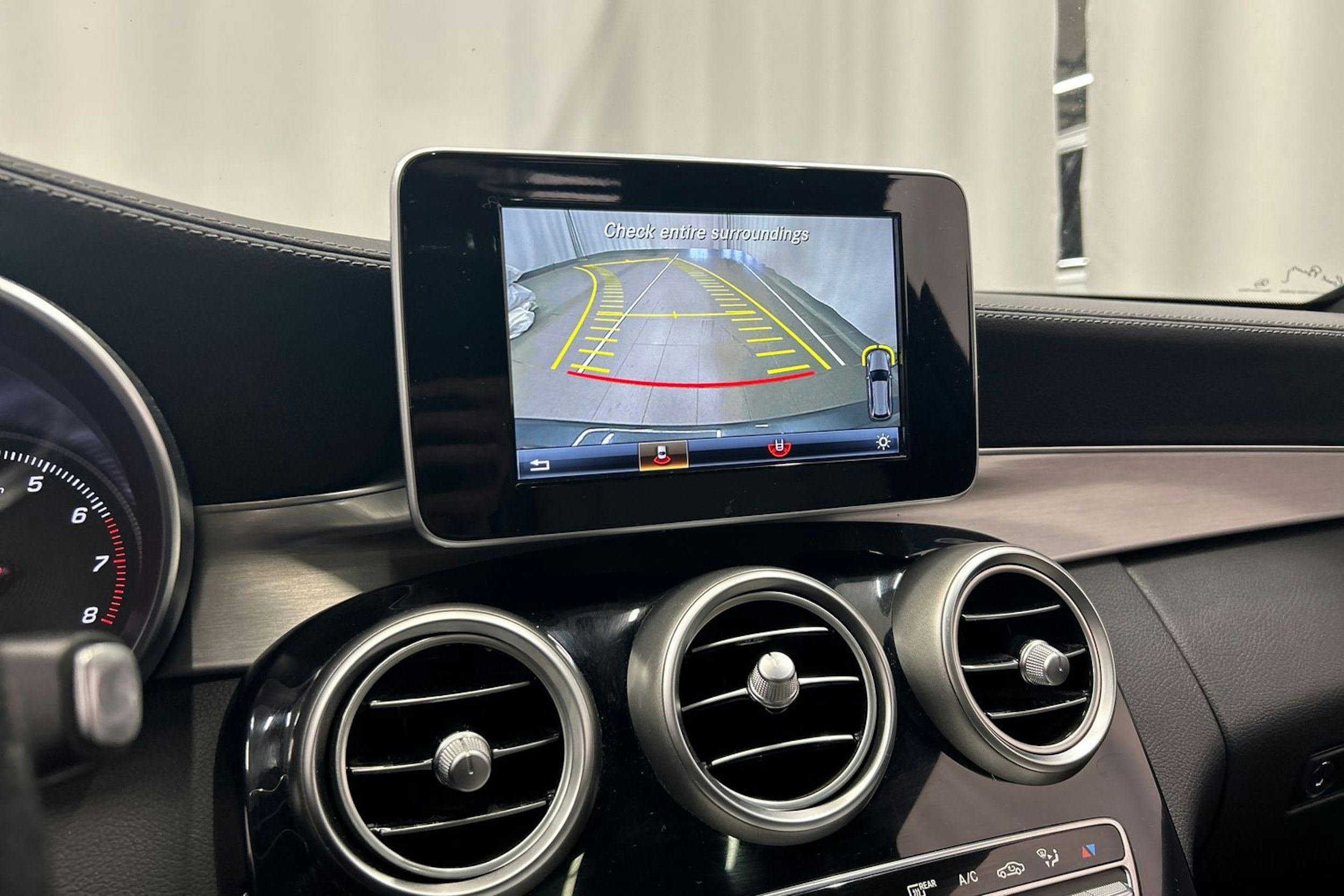 harmaa Mercedes-Benz C 2015 kuva 25.