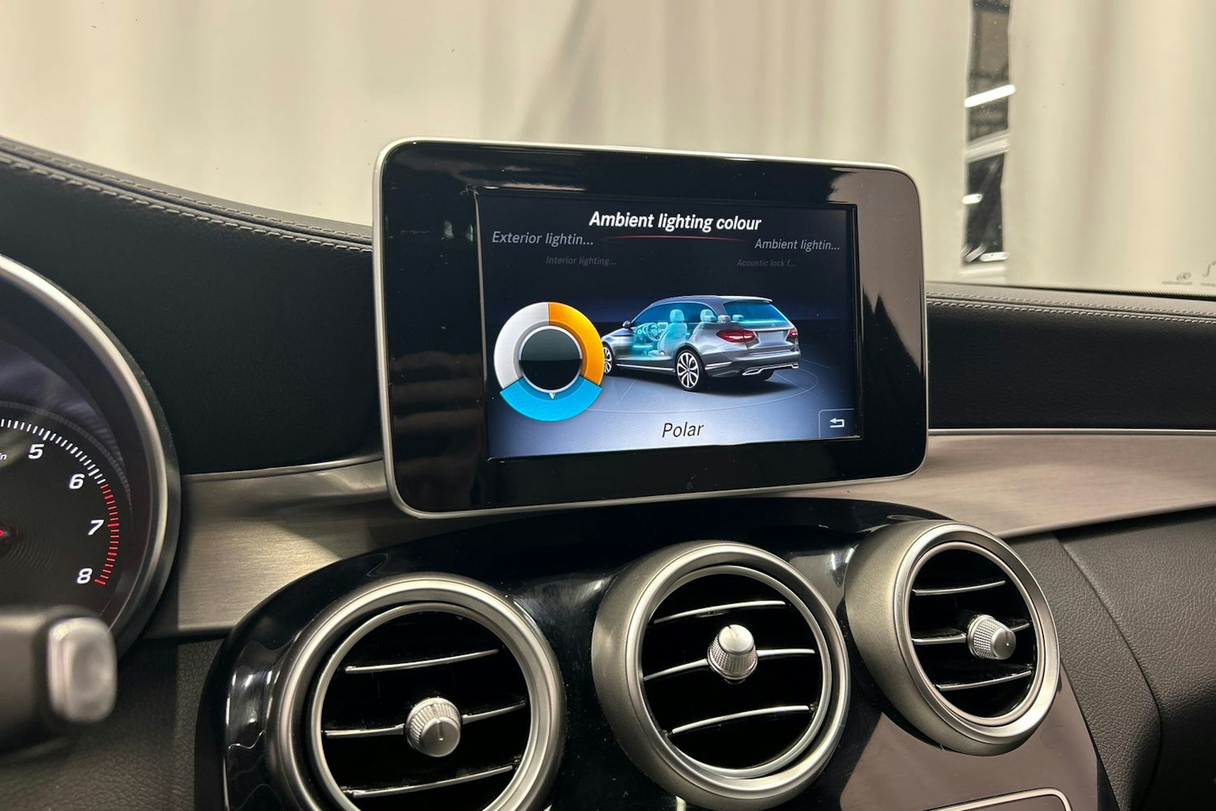 harmaa Mercedes-Benz C 2015 kuva 26.