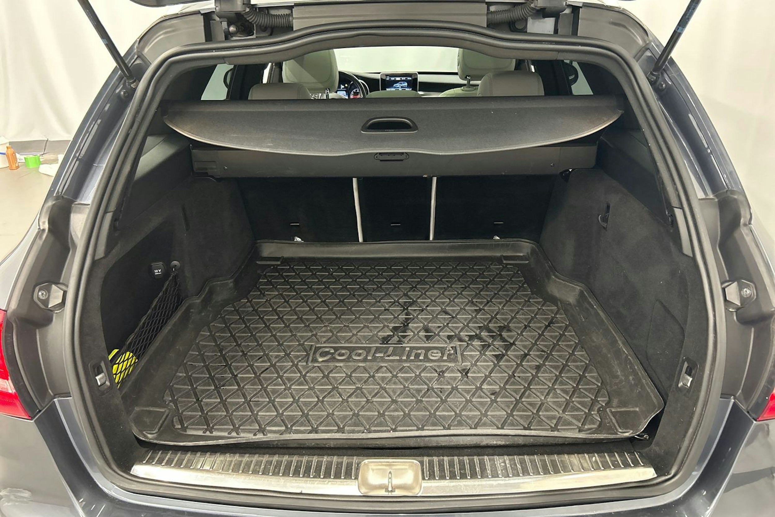 harmaa Mercedes-Benz C 2015 kuva 34.