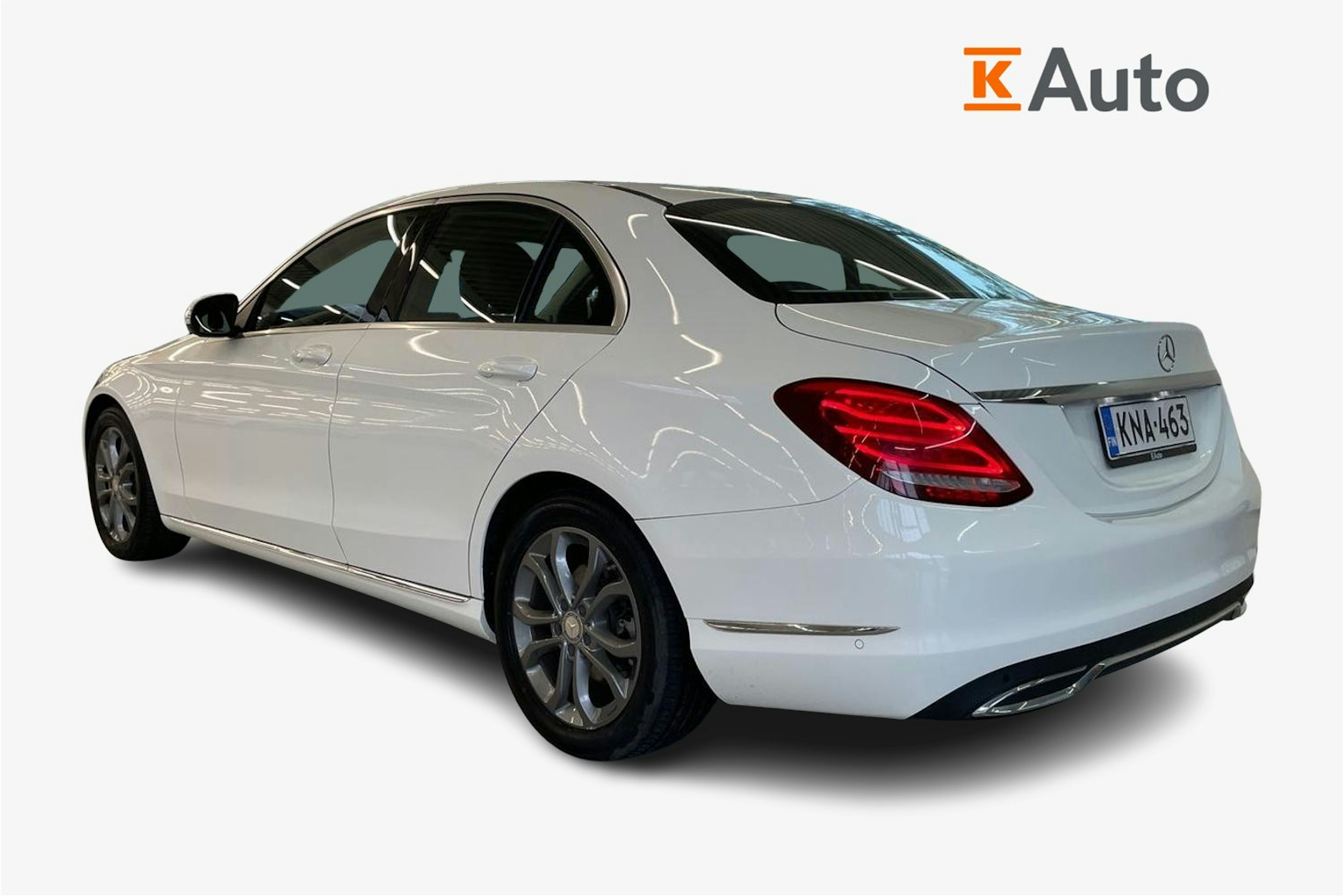 Valkoinen Mercedes-Benz C 2015 kuva 2.