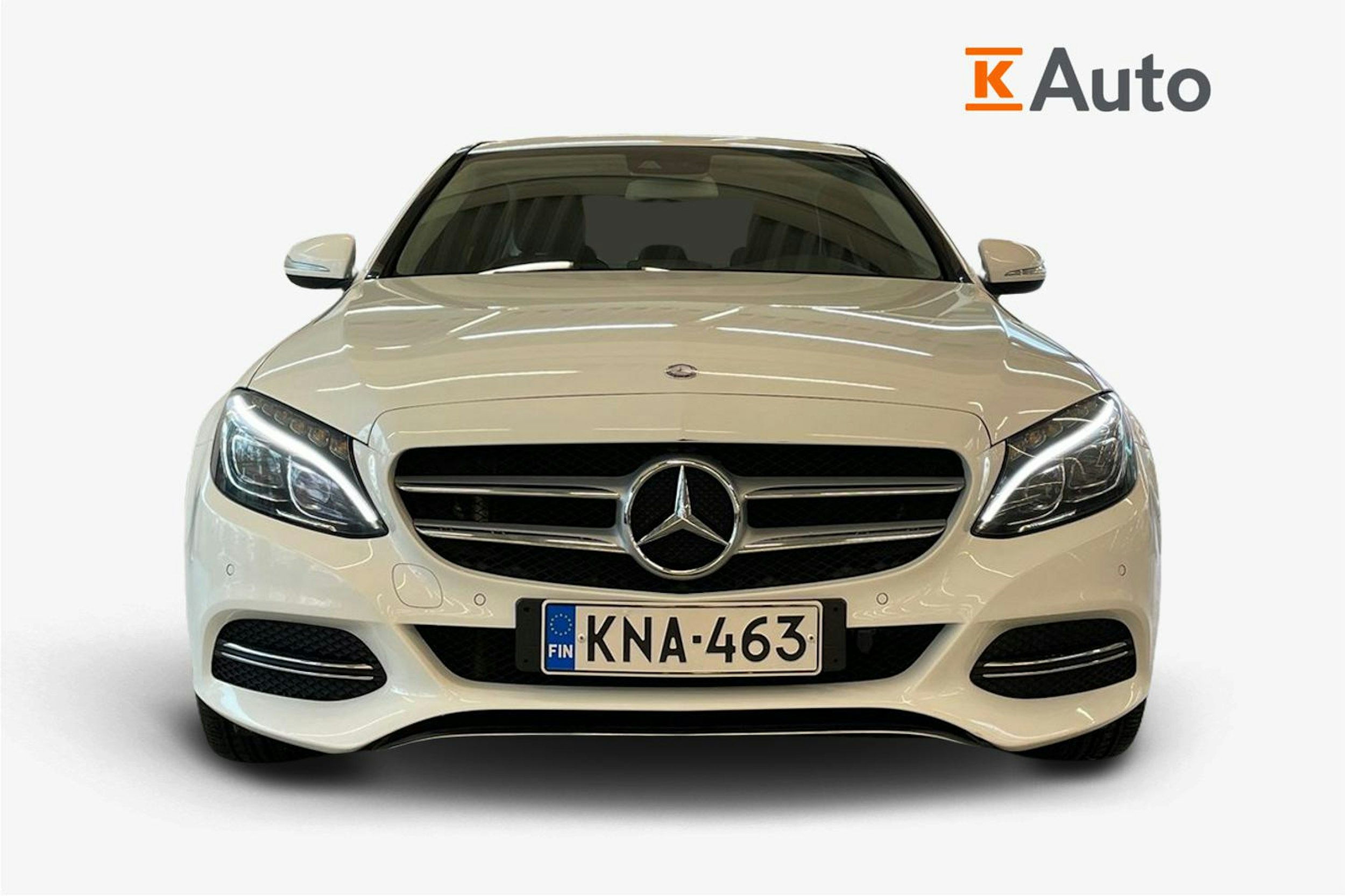 Valkoinen Mercedes-Benz C 2015 kuva 4.