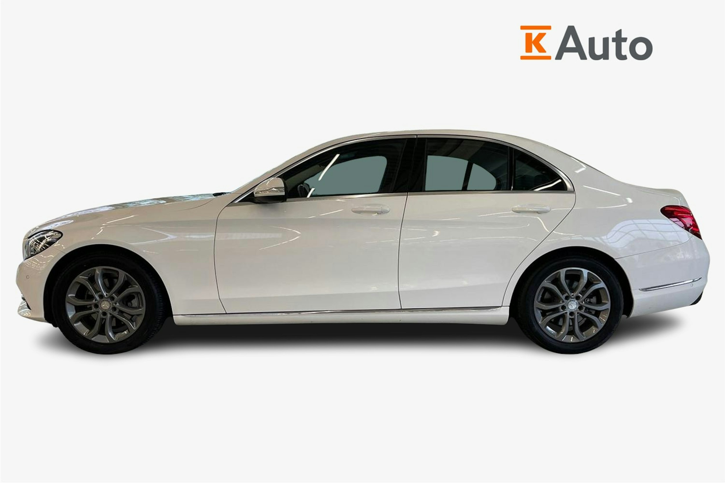 Valkoinen Mercedes-Benz C 2015 kuva 5.