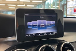 Valkoinen Mercedes-Benz C 2015 kuva 15.
