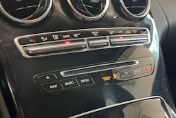 Valkoinen Mercedes-Benz C 2015 kuva 16.