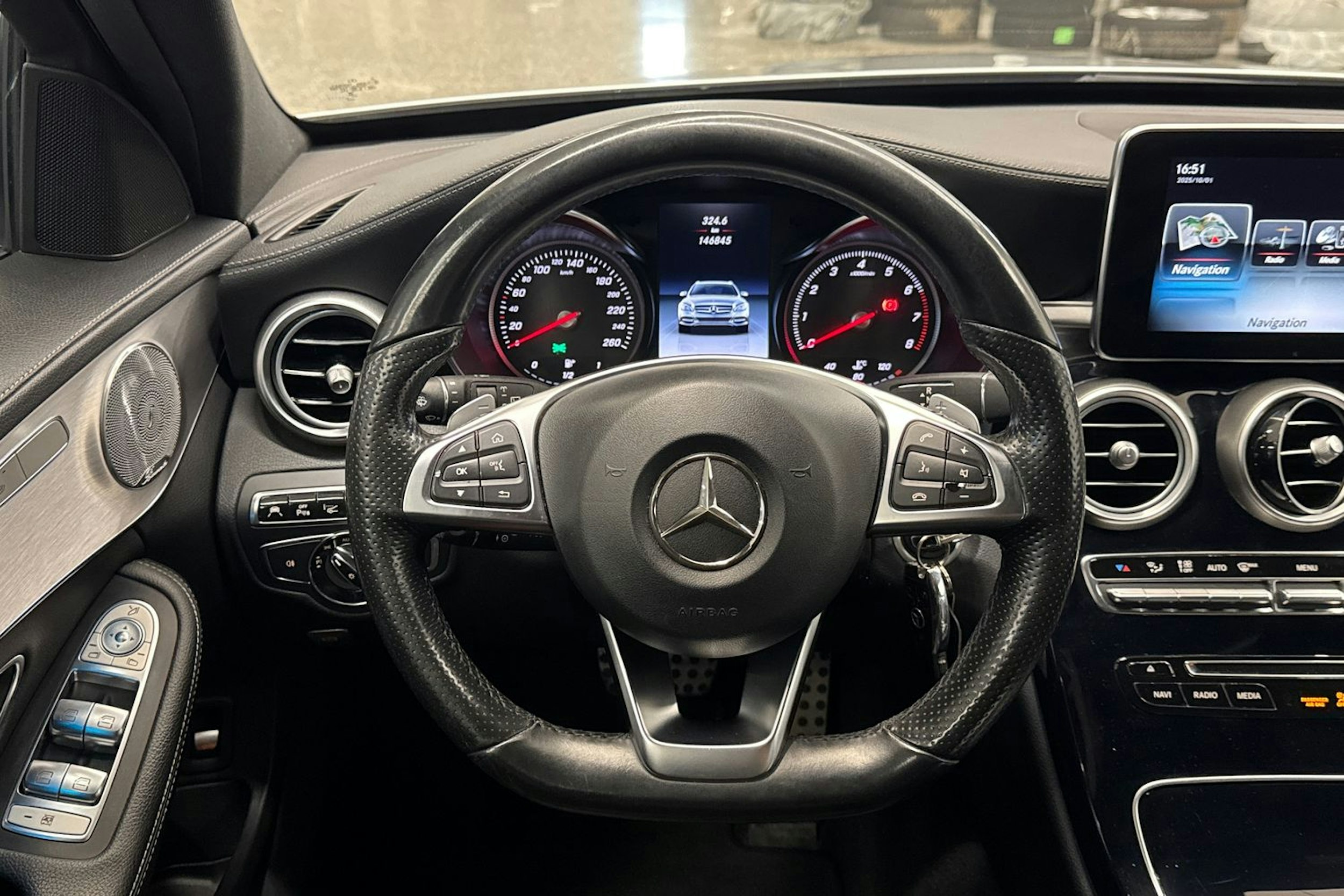 harmaa Mercedes-Benz C 2015 kuva 11.