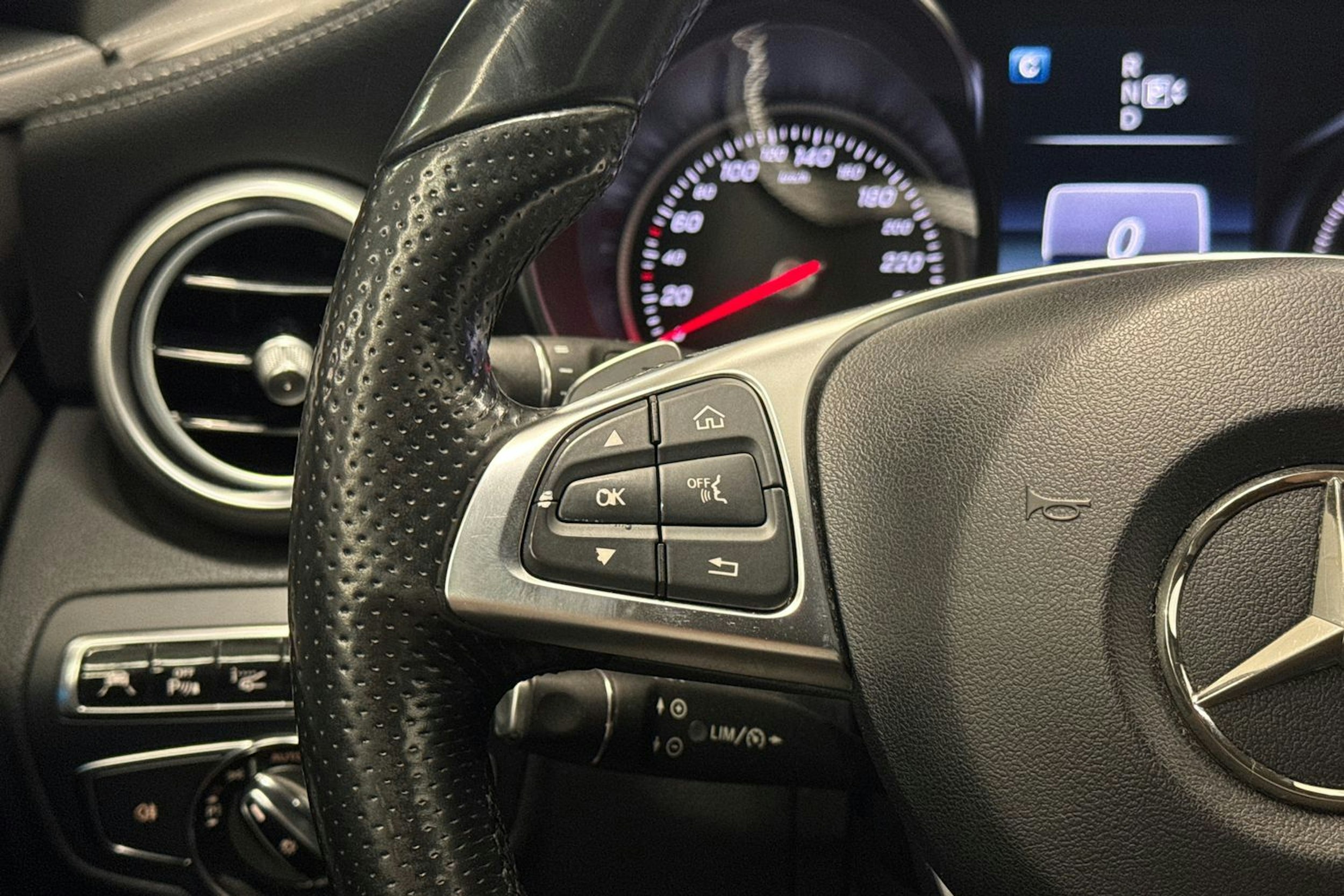 harmaa Mercedes-Benz C 2015 kuva 12.