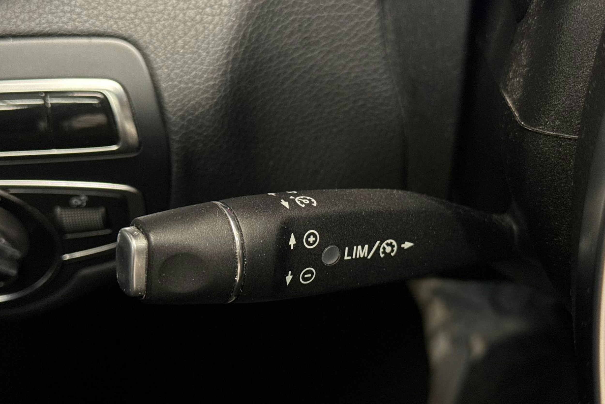 harmaa Mercedes-Benz C 2015 kuva 14.