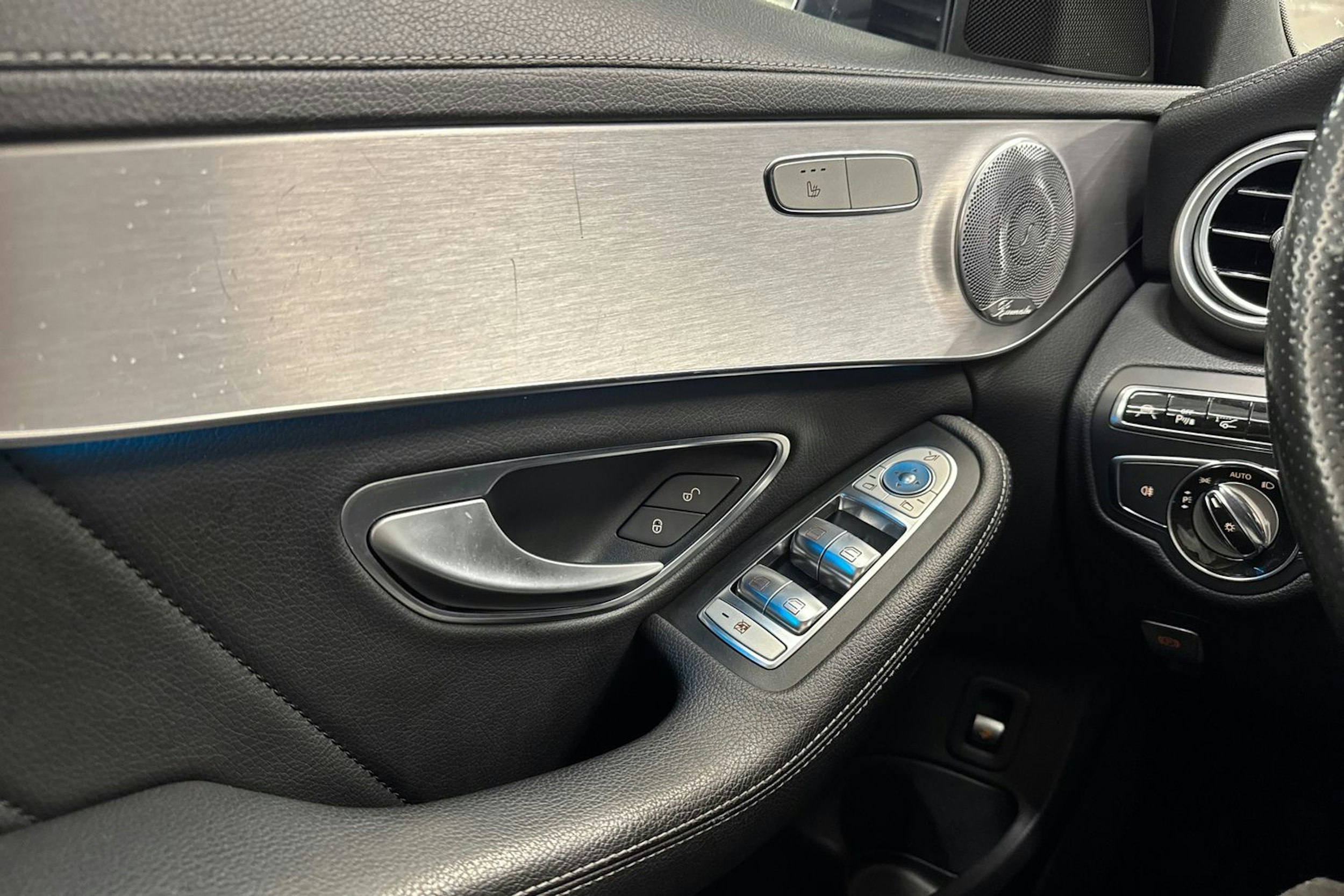 harmaa Mercedes-Benz C 2015 kuva 16.