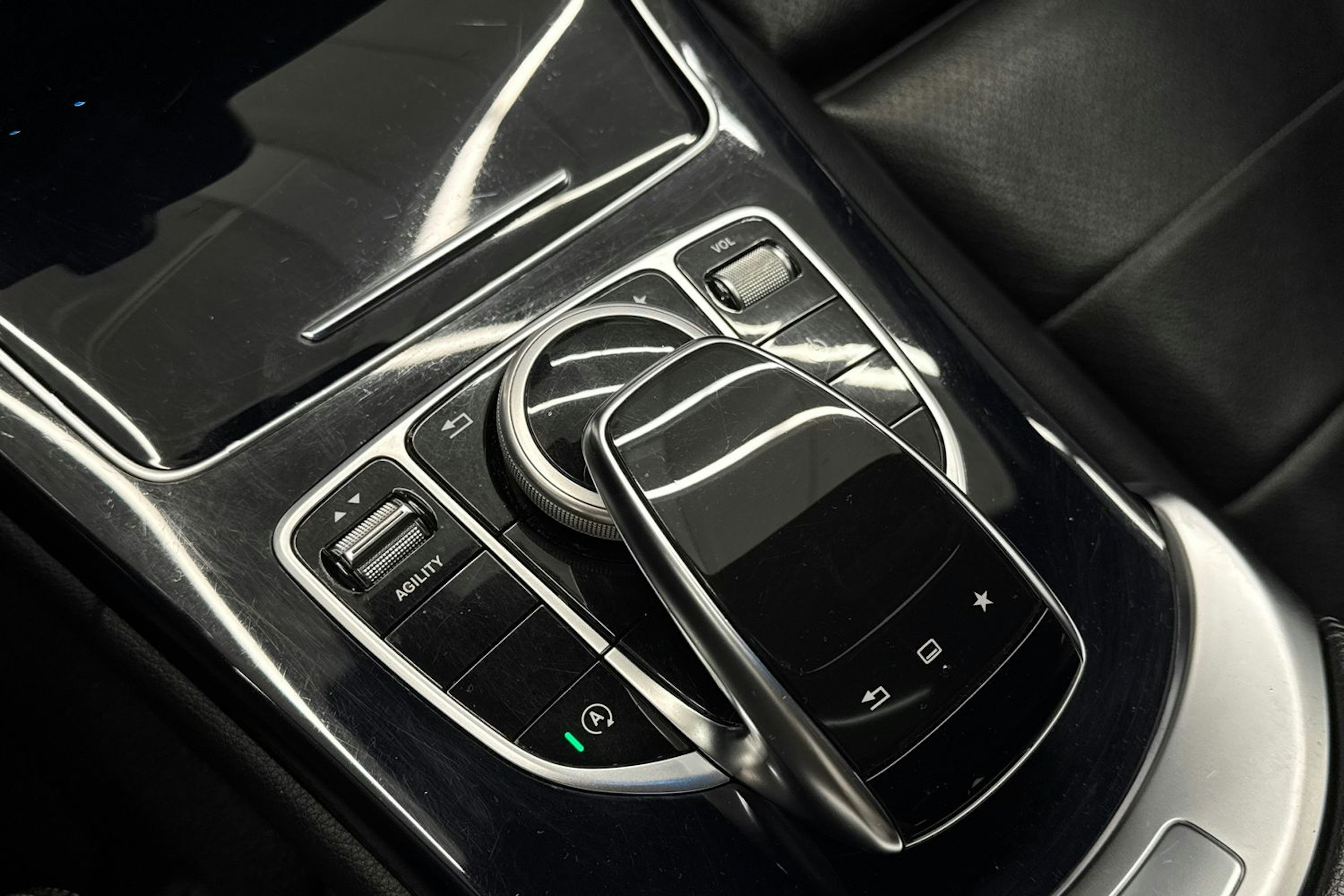 harmaa Mercedes-Benz C 2015 kuva 20.