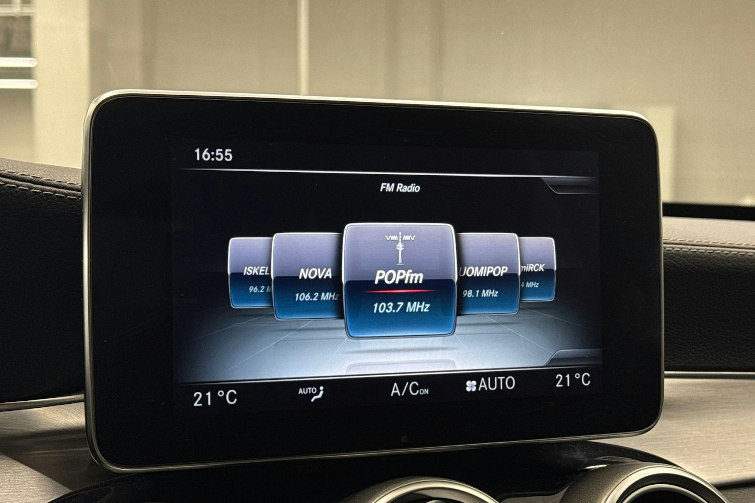 harmaa Mercedes-Benz C 2015 kuva 25.