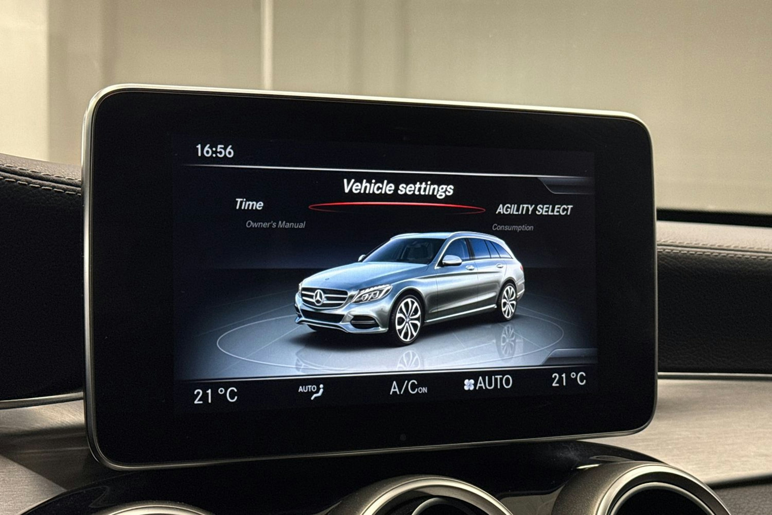 harmaa Mercedes-Benz C 2015 kuva 28.