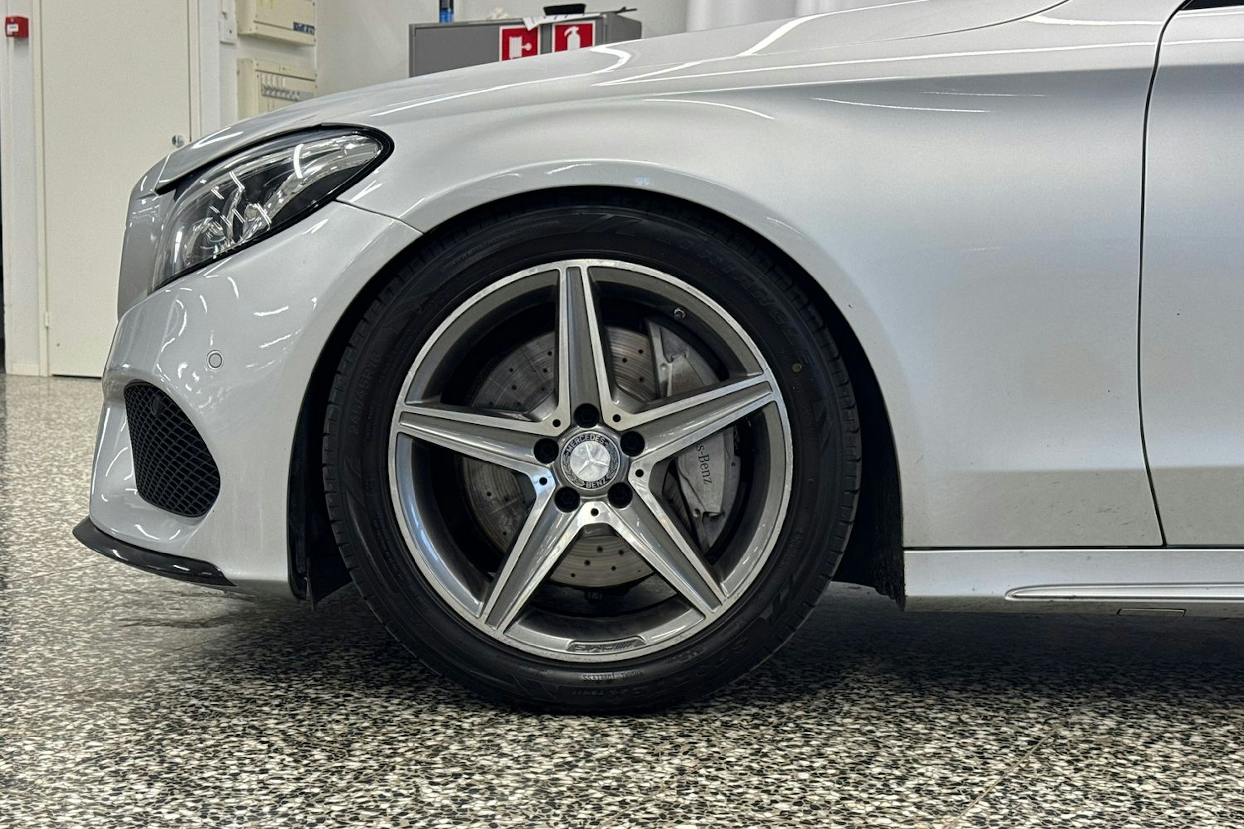 harmaa Mercedes-Benz C 2015 kuva 34.