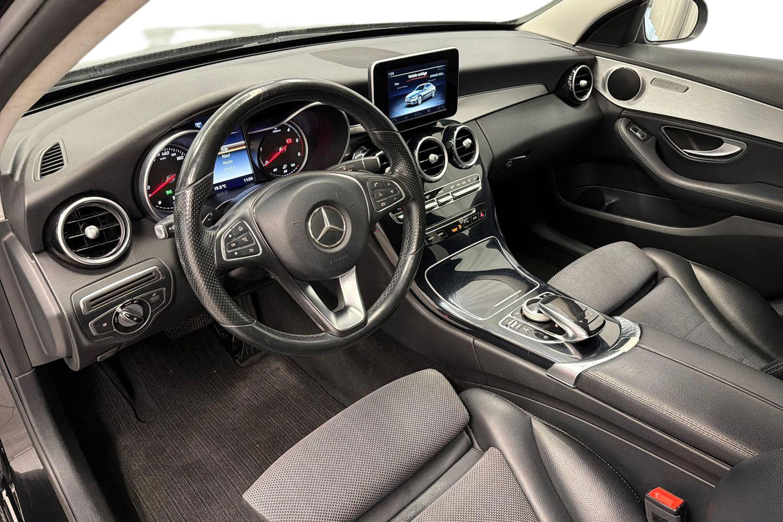musta Mercedes-Benz C 2015 kuva 6.