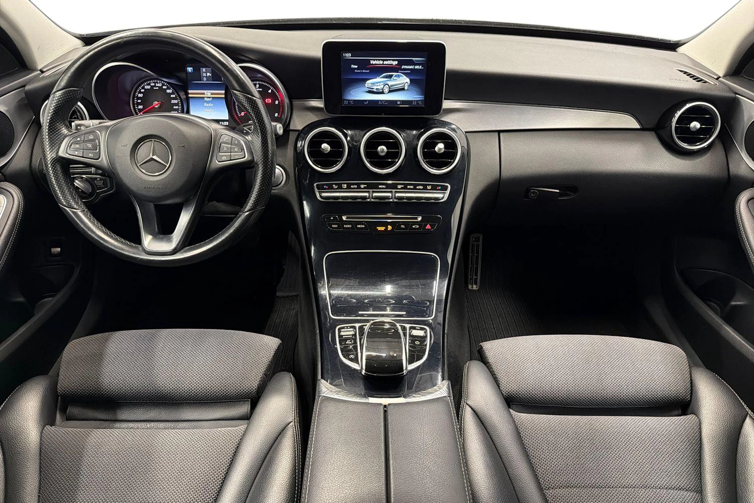 musta Mercedes-Benz C 2015 kuva 7.