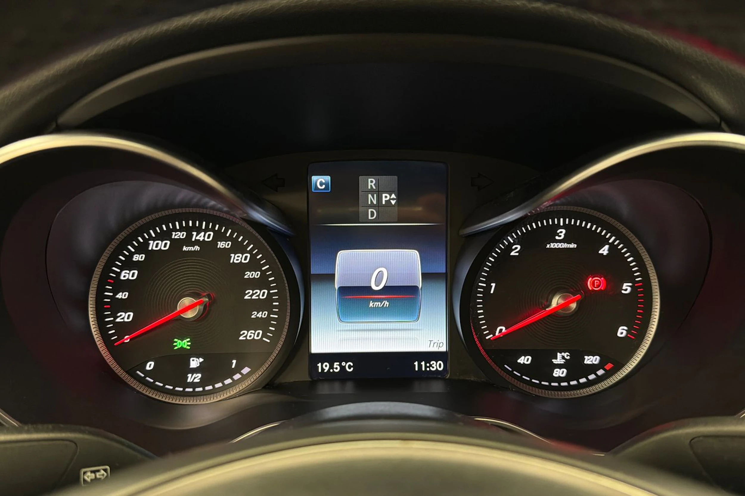 musta Mercedes-Benz C 2015 kuva 17.