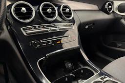 musta Mercedes-Benz C 2015 kuva 23.