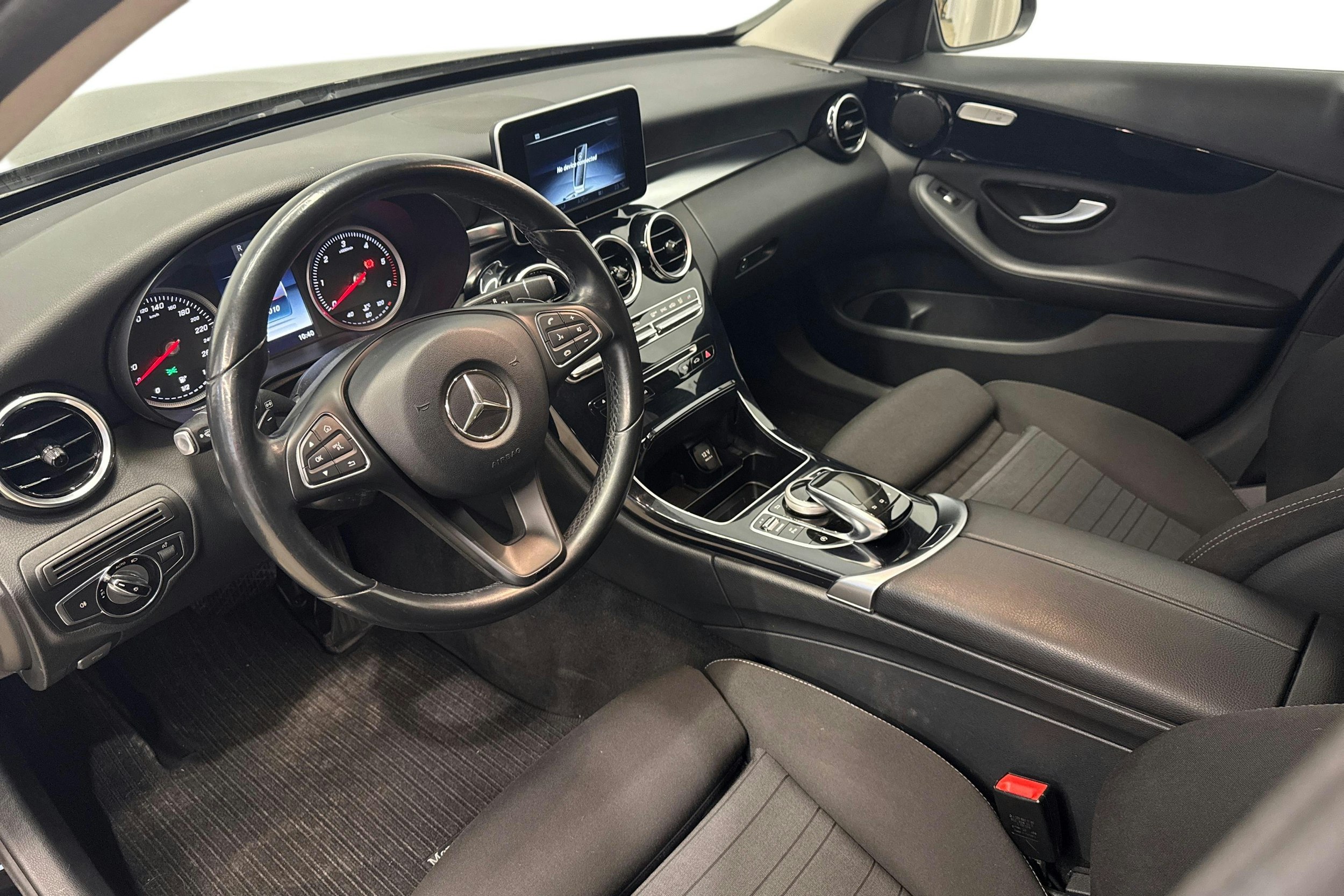 musta Mercedes-Benz C 2015 kuva 7.
