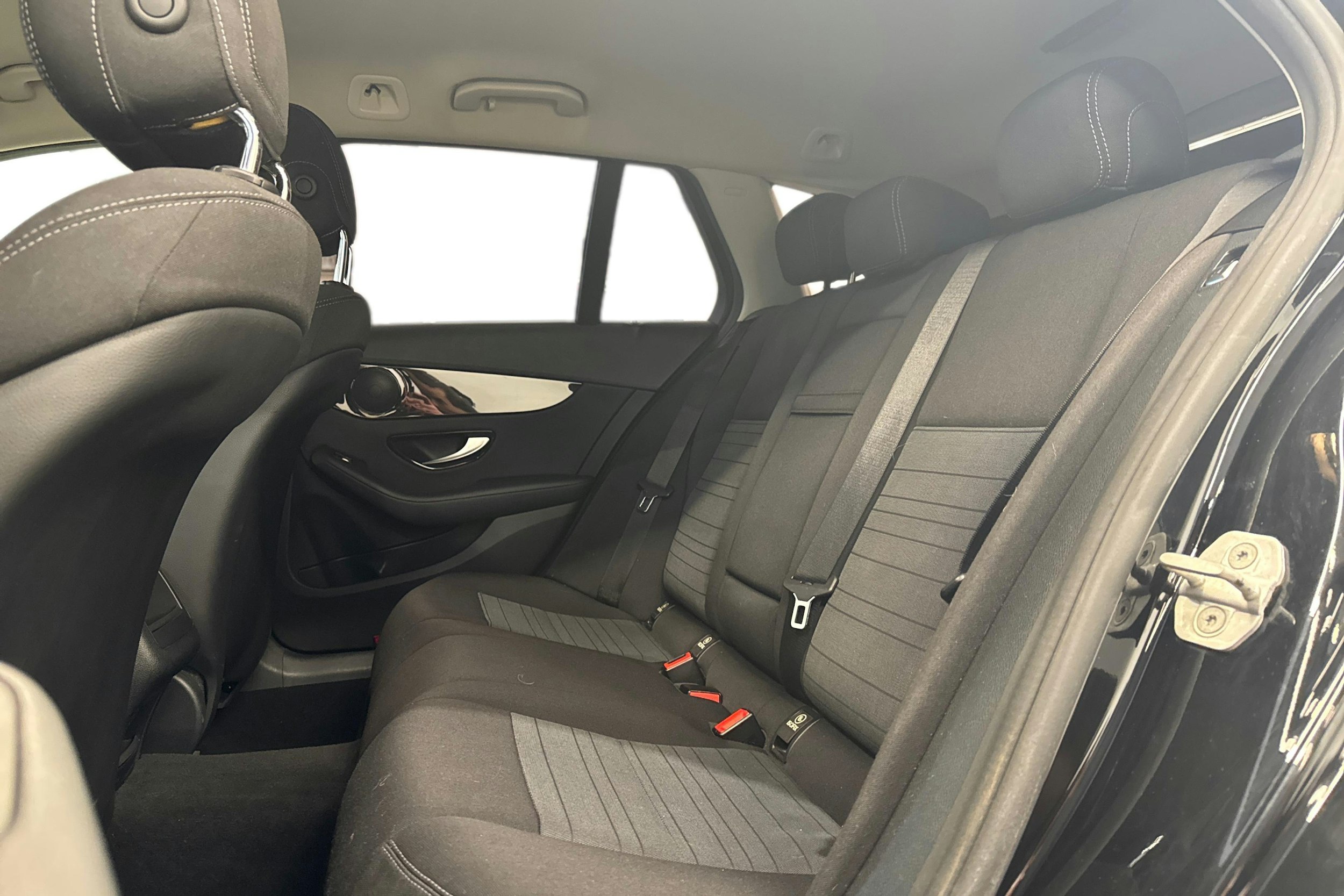 musta Mercedes-Benz C 2015 kuva 10.