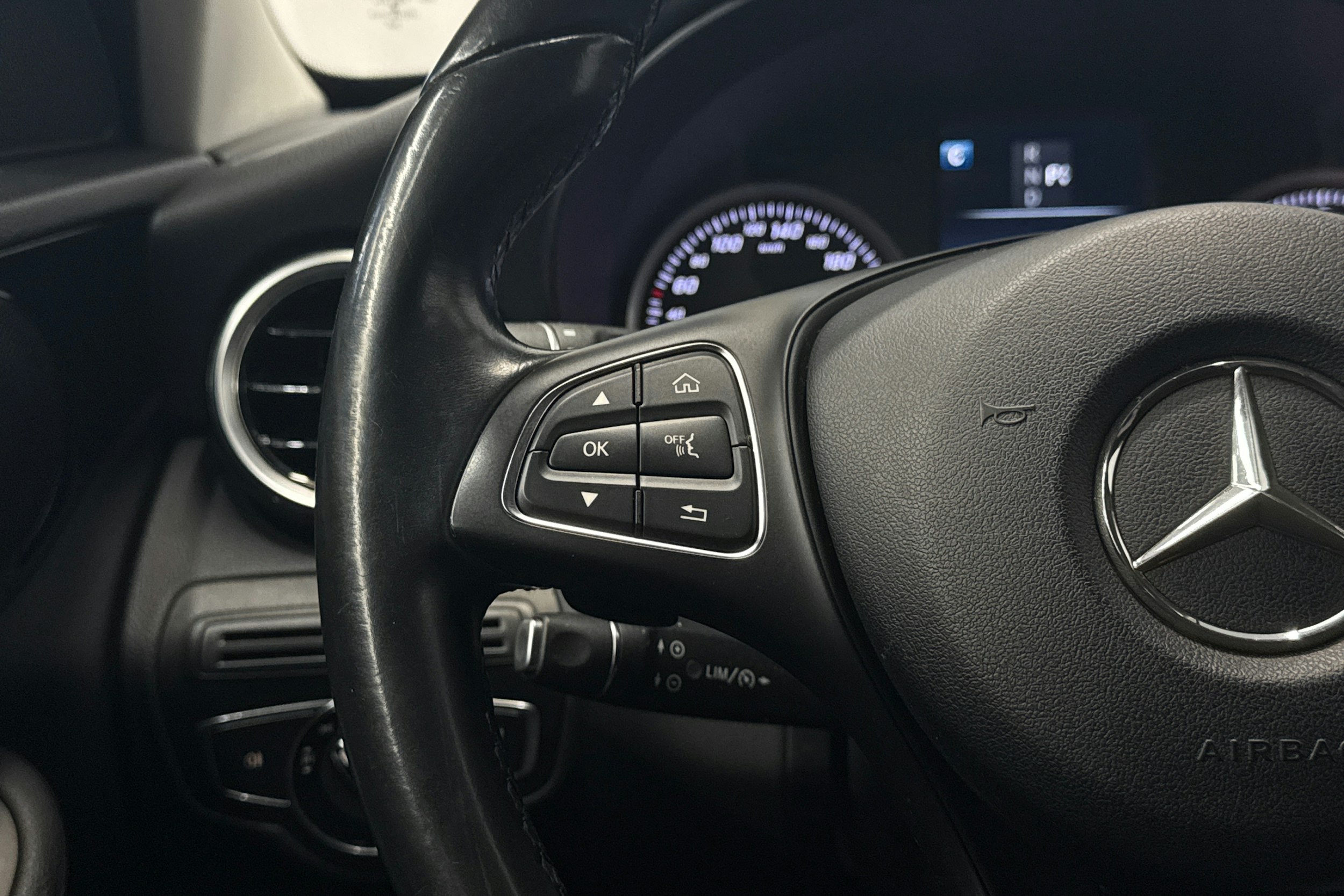 musta Mercedes-Benz C 2015 kuva 14.