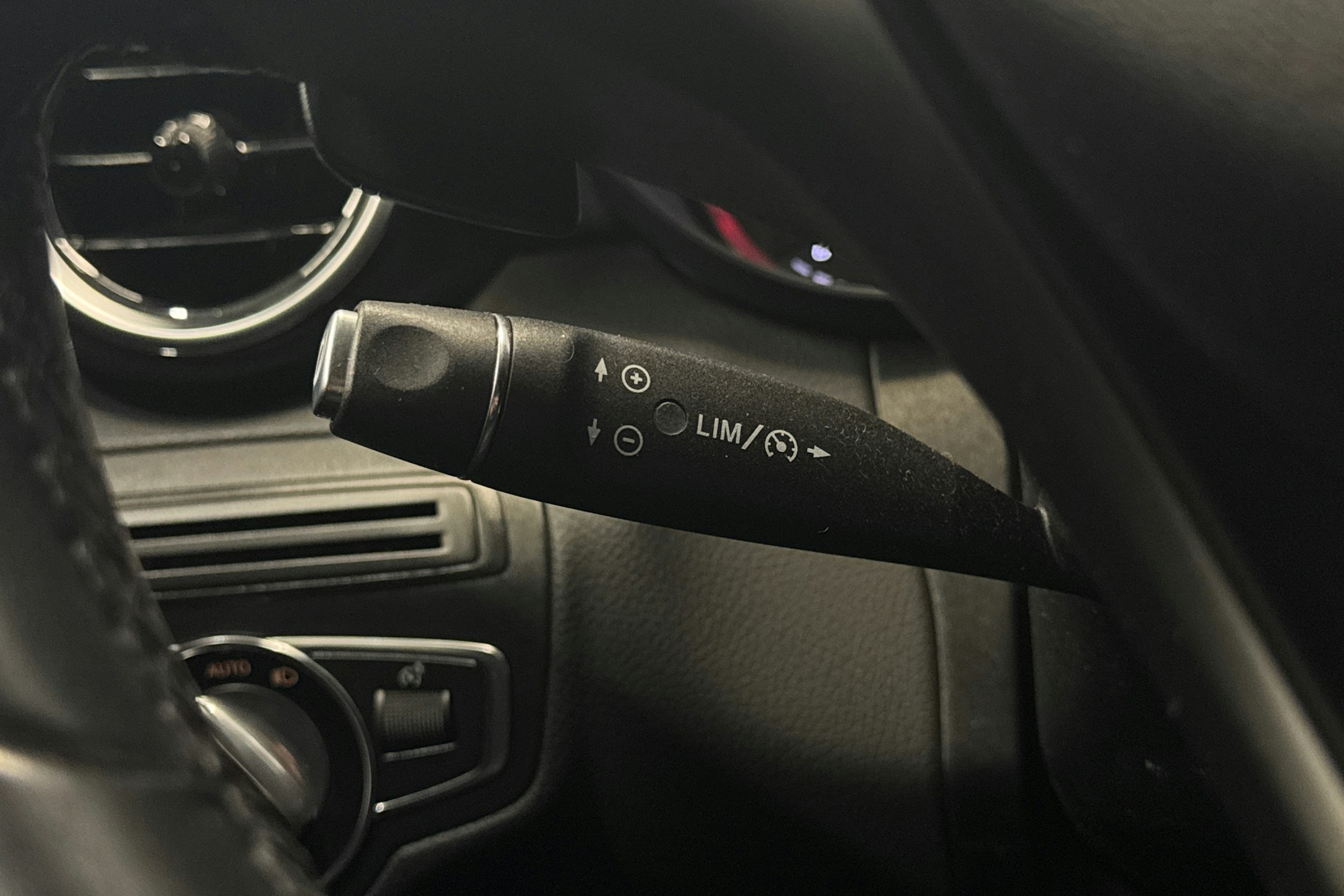 musta Mercedes-Benz C 2015 kuva 16.