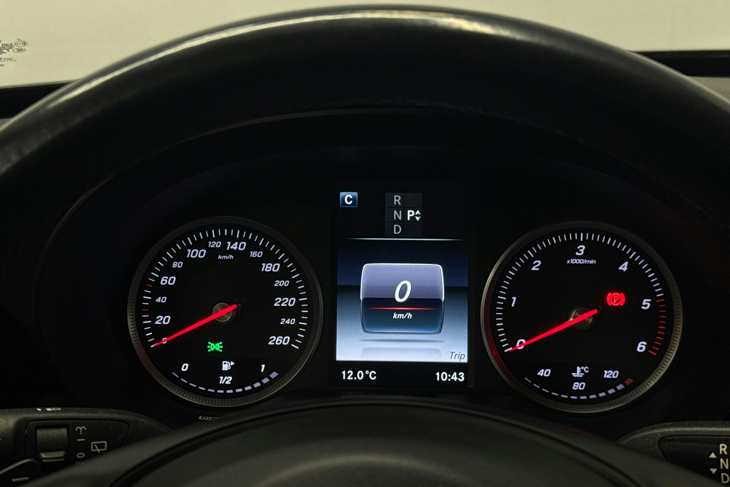 musta Mercedes-Benz C 2015 kuva 22.