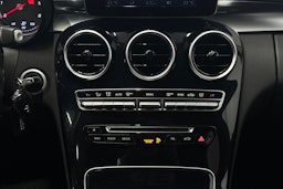 musta Mercedes-Benz C 2015 kuva 24.