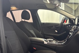 musta Mercedes-Benz C 2015 kuva 29.