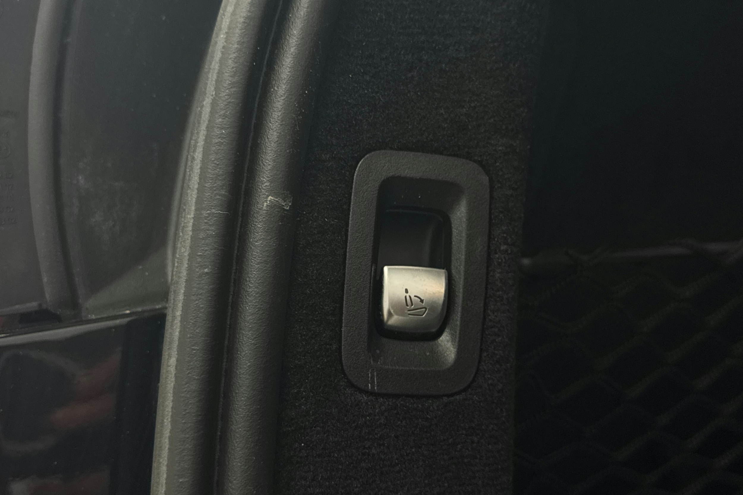 musta Mercedes-Benz C 2015 kuva 34.