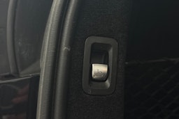 musta Mercedes-Benz C 2015 kuva 34.