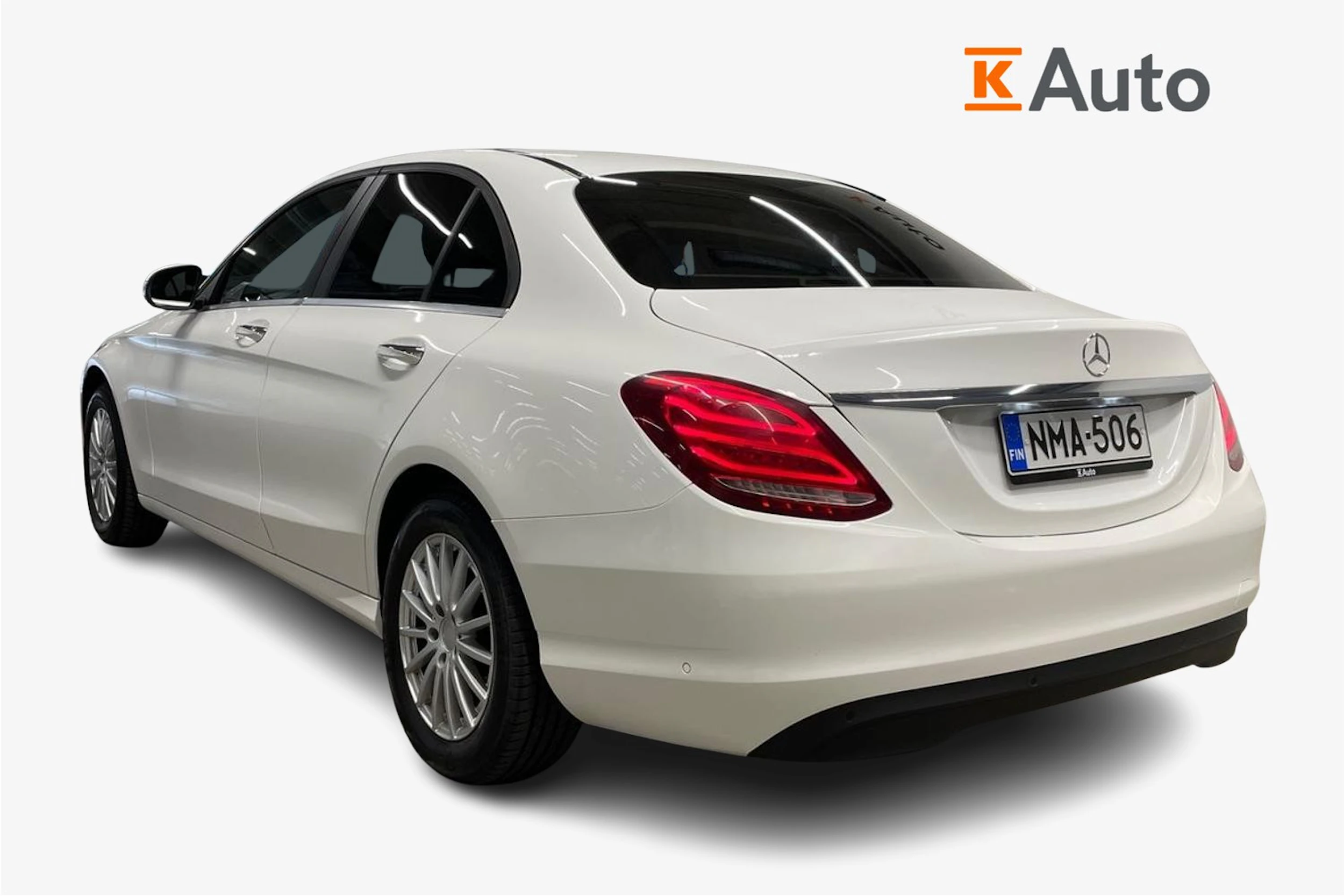 Valkoinen Mercedes-Benz C 2015 kuva 2.
