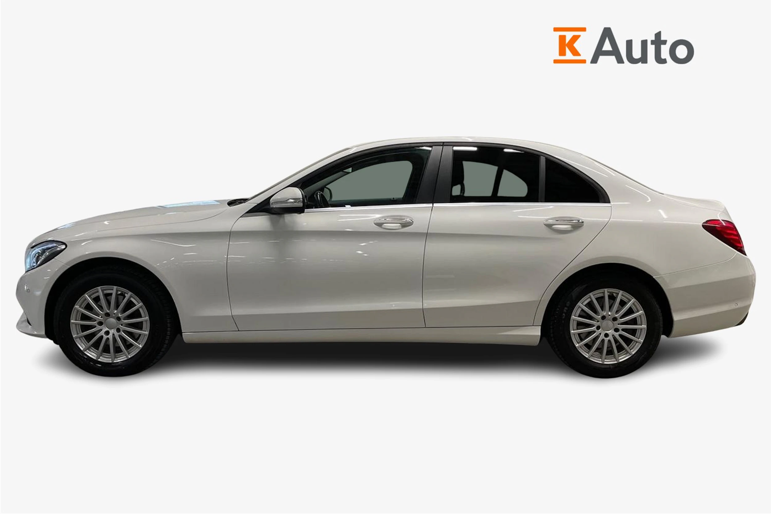 Valkoinen Mercedes-Benz C 2015 kuva 5.