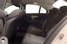 Valkoinen Mercedes-Benz C 2015 kuva 8.