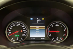 Valkoinen Mercedes-Benz C 2015 kuva 13.