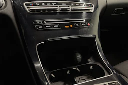 Valkoinen Mercedes-Benz C 2015 kuva 18.