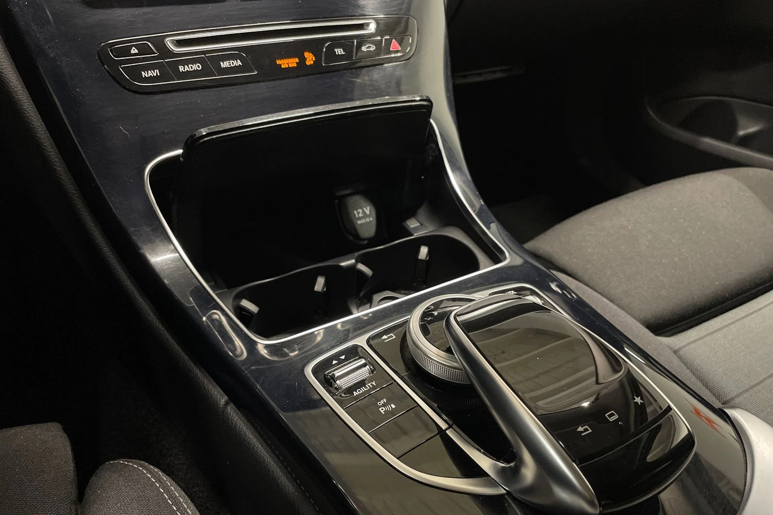 Valkoinen Mercedes-Benz C 2015 kuva 19.